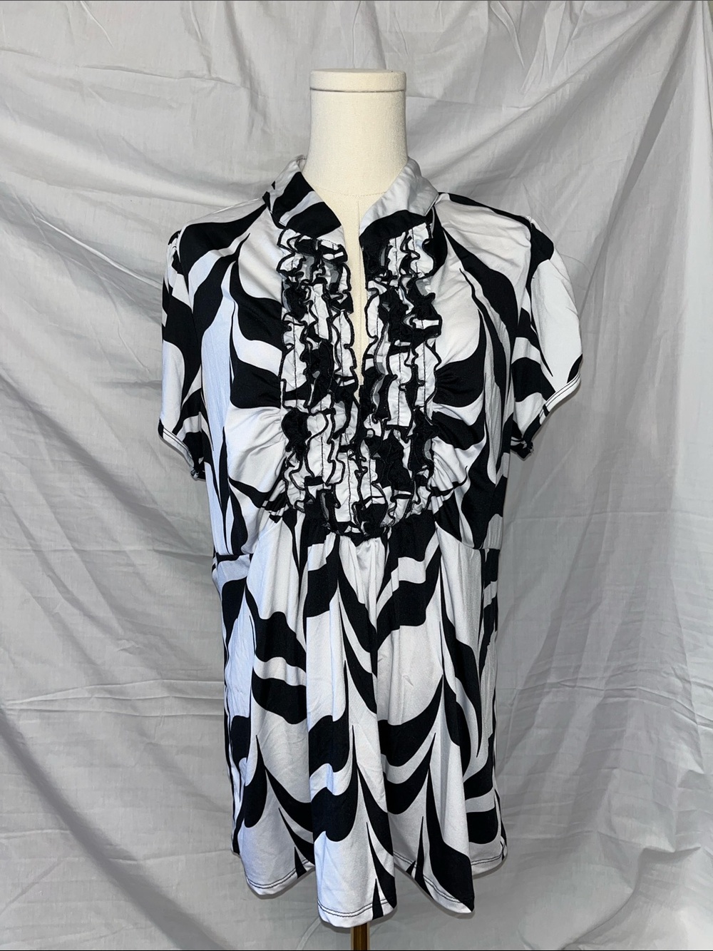 HeartSoul Black and White Ruffle-Front Women's Top